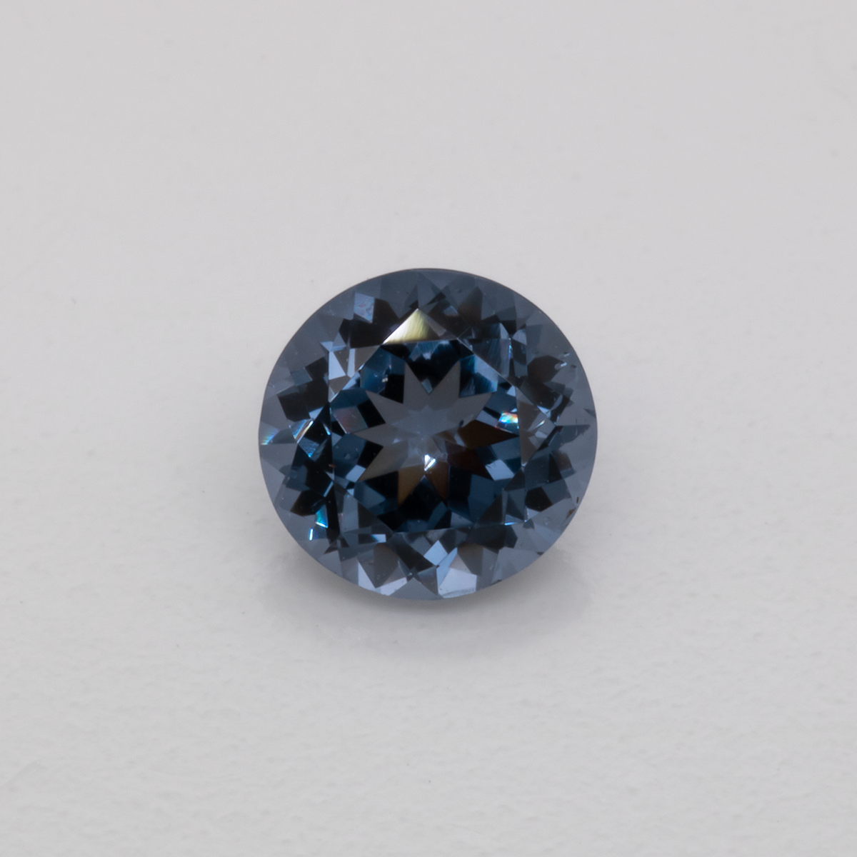 Spinell - blau, rund, 5x5 mm, 0,54 ct, Nr. SP90006