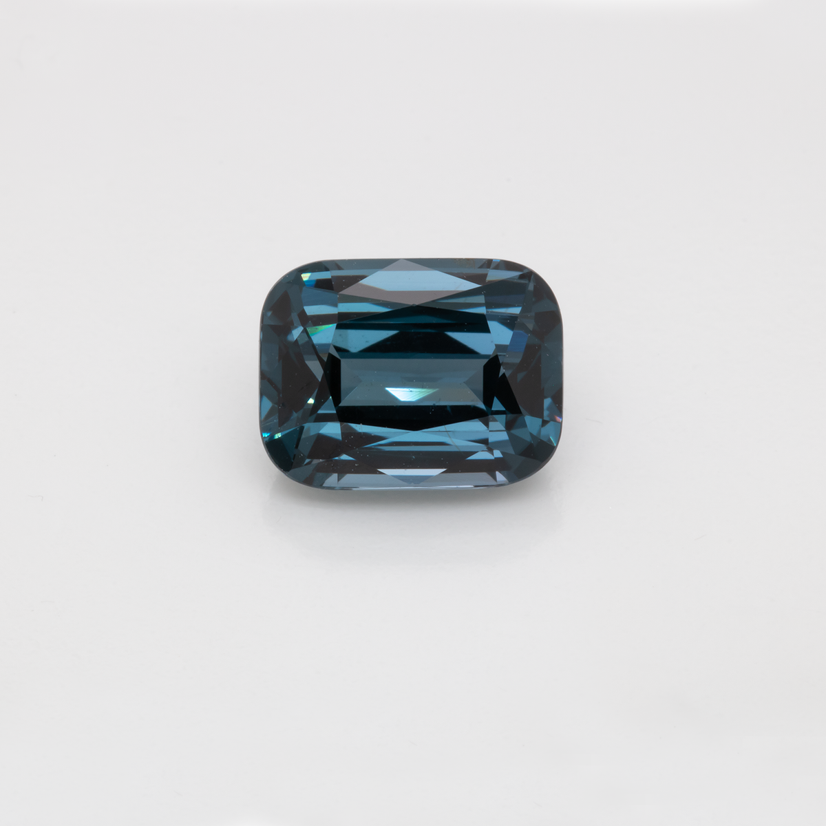 Spinel - blue, cushion, 9.3x7.1 mm, 3.23 ct, No. SP90028
