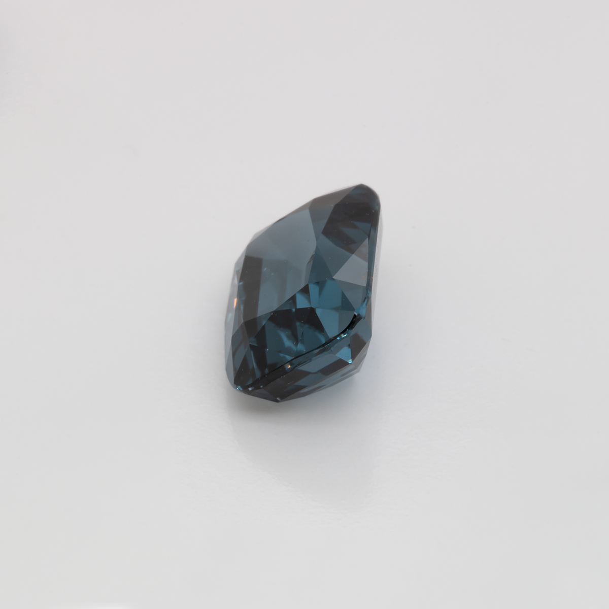 Spinel - blue, cushion, 9.3x7.1 mm, 3.23 ct, No. SP90028