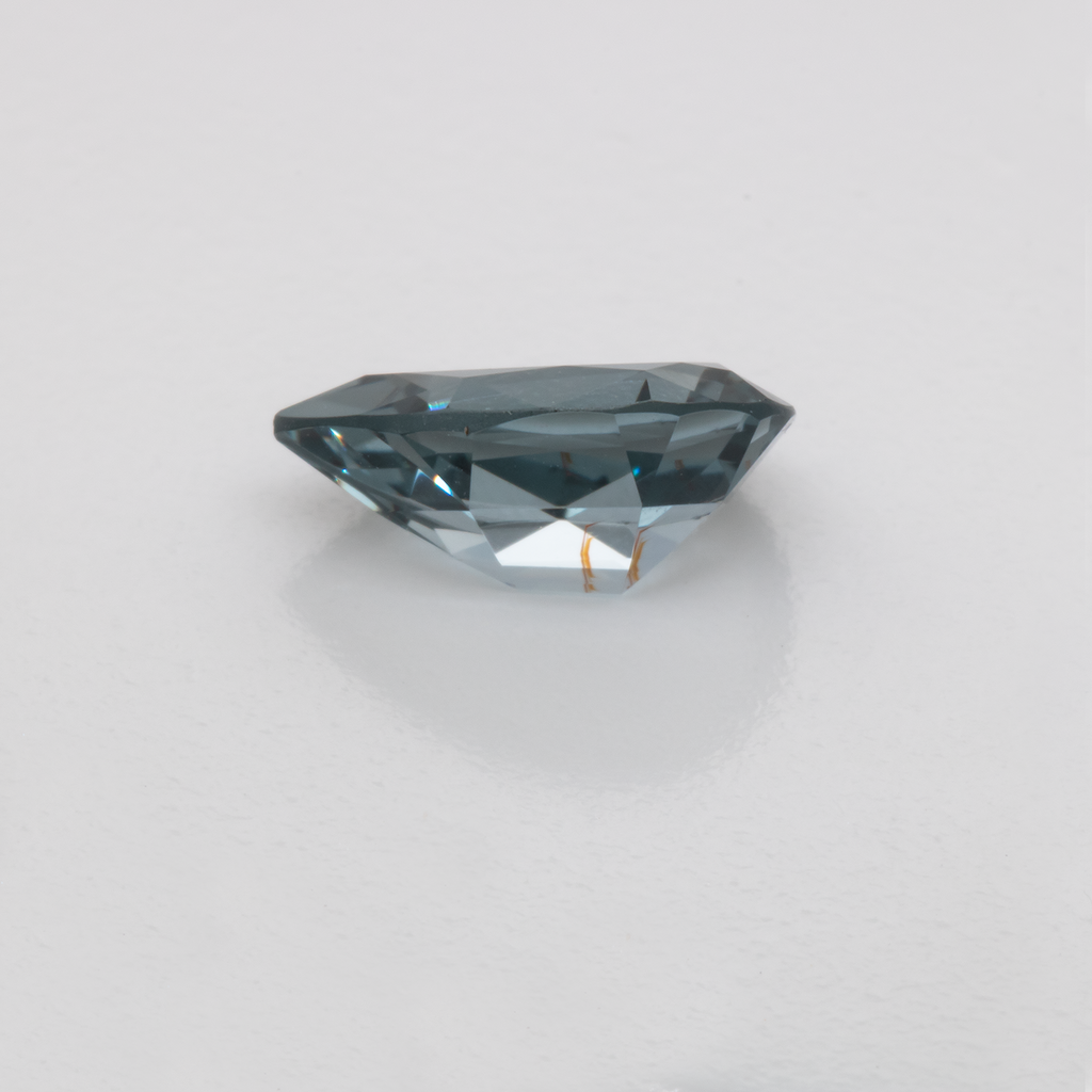 Spinell - grau, birnform, 9.4x6.5 mm, 1.61 ct, Nr. SP90045