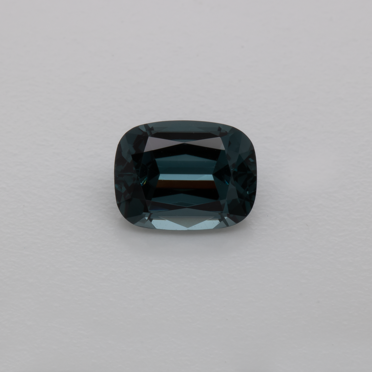 Spinel - gray, cushion, 7.1x5.5 mm, 1.22 ct, No. SP90053
