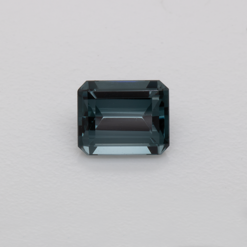 Spinel - gray, octagon, 5.6x4.5 mm, 0.75 ct, No. SP90054