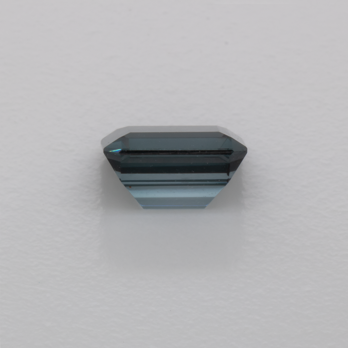 Spinel - gray, octagon, 5.6x4.5 mm, 0.75 ct, No. SP90054