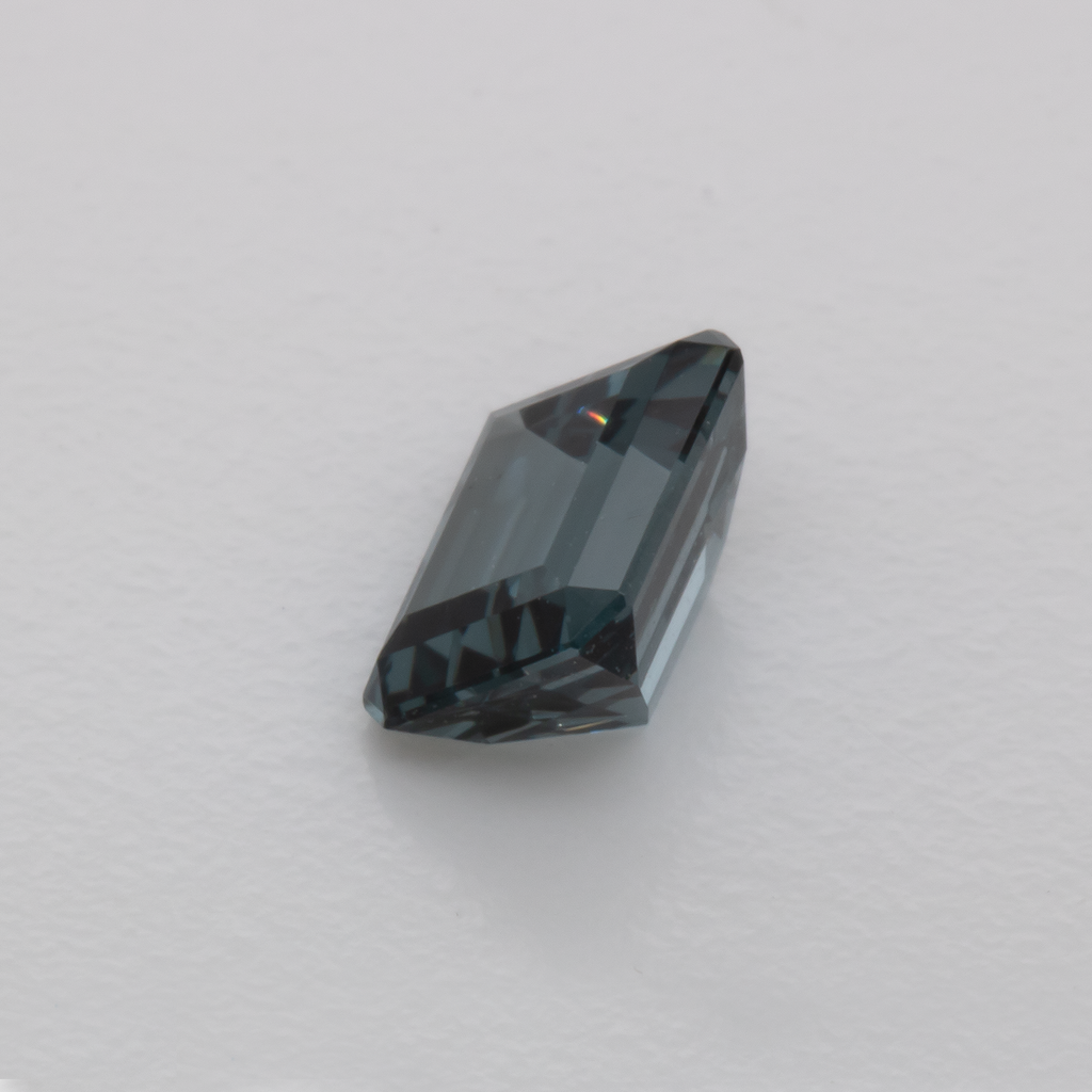 Spinel - gray, octagon, 5.6x4.5 mm, 0.75 ct, No. SP90054
