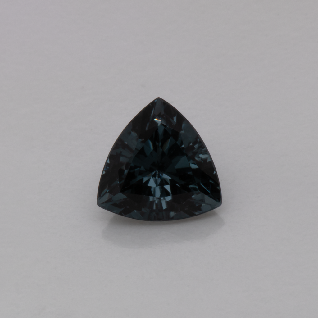 Spinell - grau, trillion, 5.1x5.1 mm, 0.47 ct, Nr. SP90057