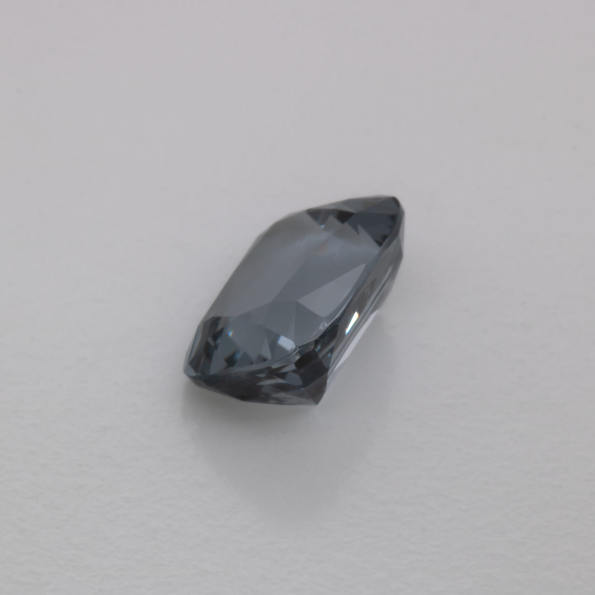 Spinel - gray, cushion, 6.6x5.1 mm, 1.00 ct, No. SP90058