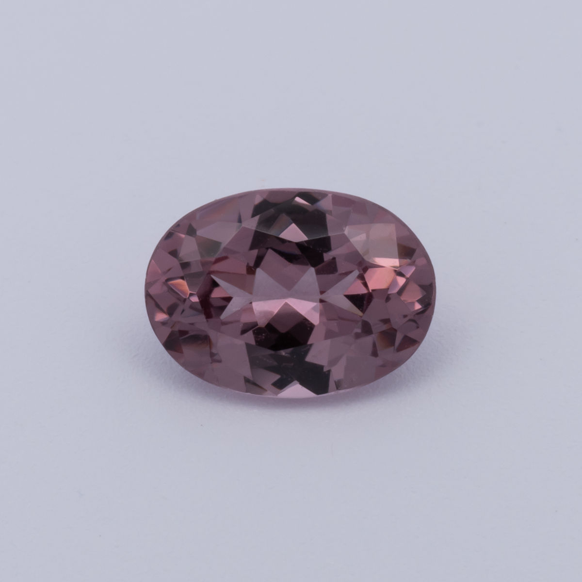 Spinel - purple, oval, 7x5 mm, 0.81 ct, No. SP90087