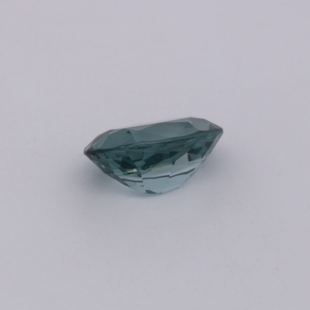 Spinell - grau, oval, 8x6 mm, 1.41 ct, Nr. SP90088