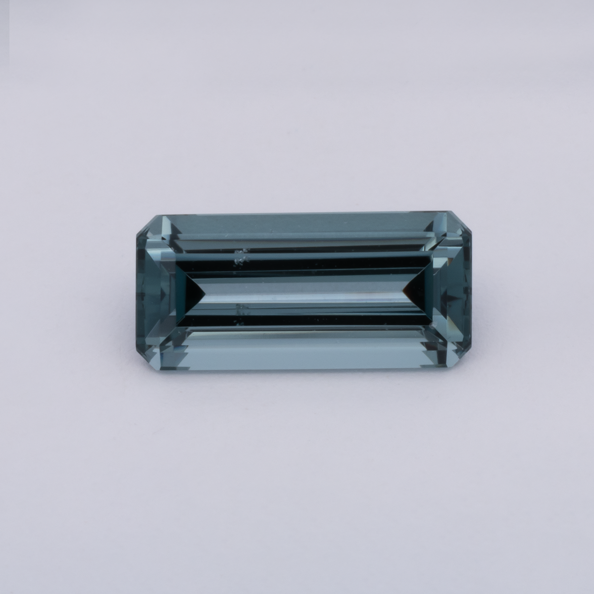 Spinel - gray, octagon, 10.1x4.7 mm, 1.60 ct, No. SP90095