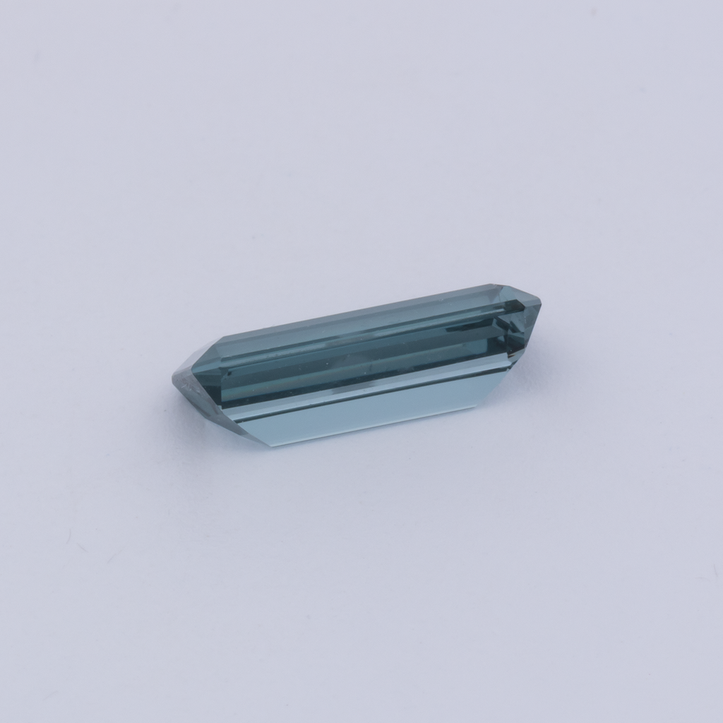 Spinel - gray, octagon, 10.1x4.7 mm, 1.60 ct, No. SP90095