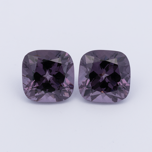 Spinell Paar - lila, antik, 6.1x6.1 mm, 2.35 ct, Nr. SP90099