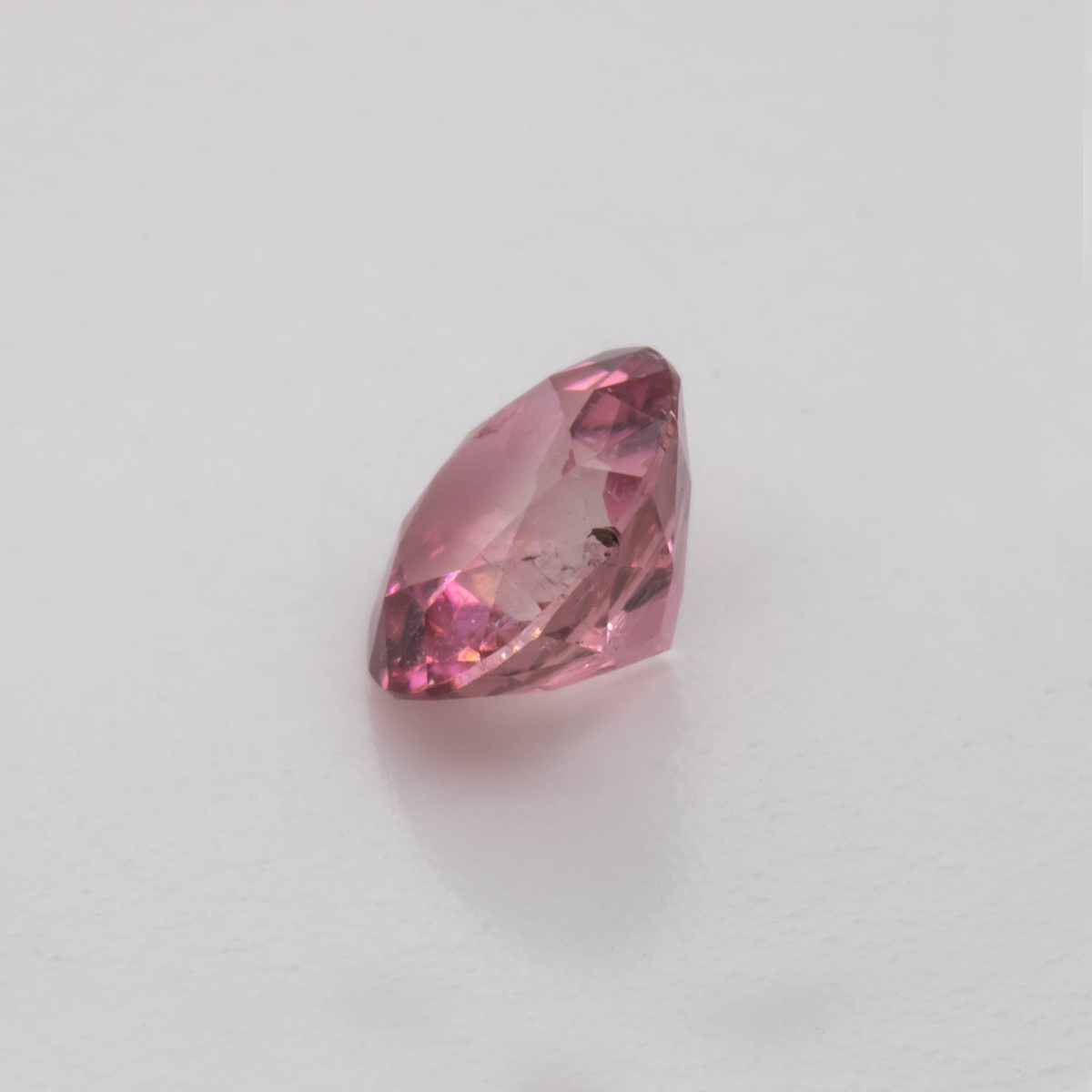 Turmalin - rosa, rund, 5.5x5.5 mm, 0.60 ct, Nr. TR101307