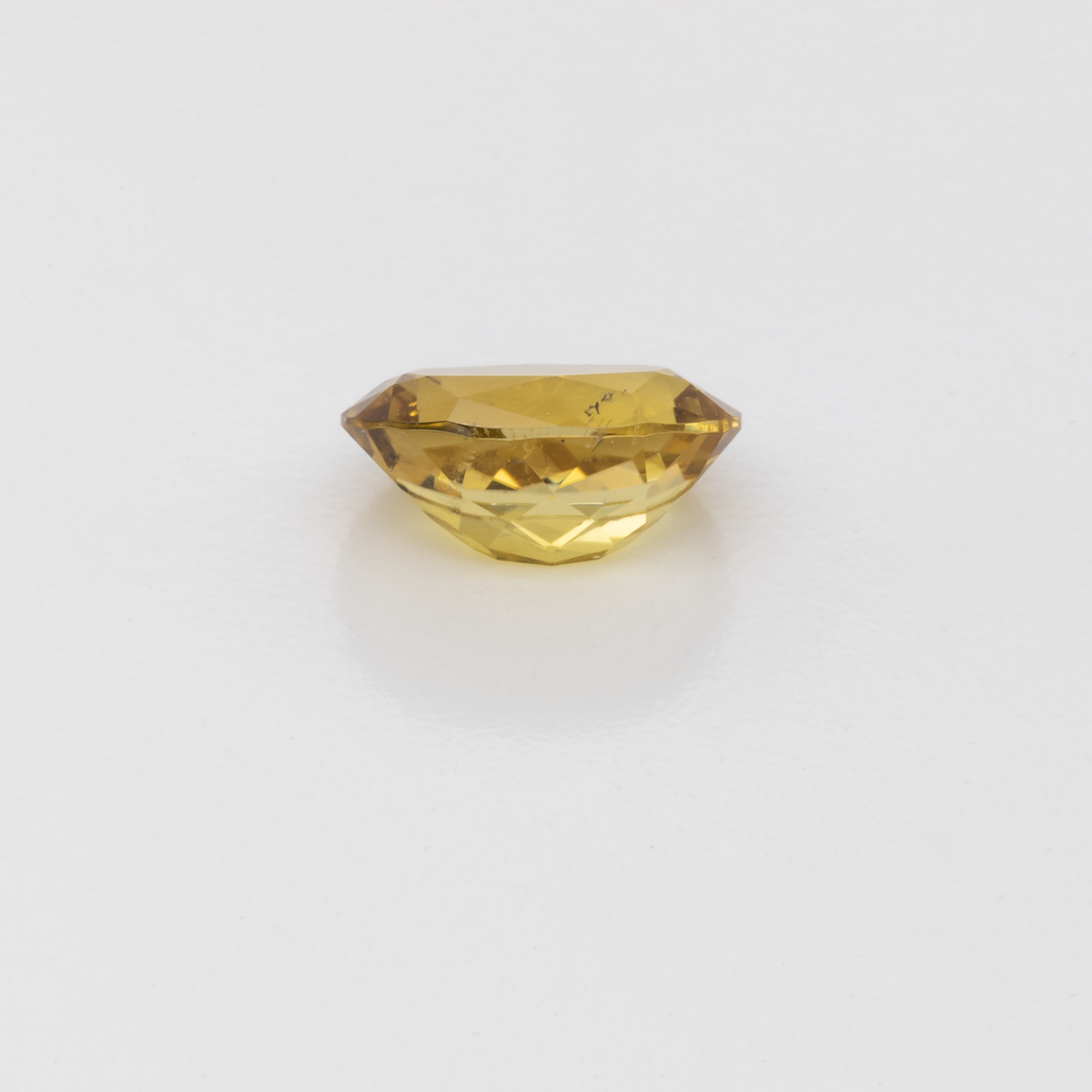 Turmalin - gelb, oval, 7.9x5.8 mm, 1.20 ct, Nr. TR101329