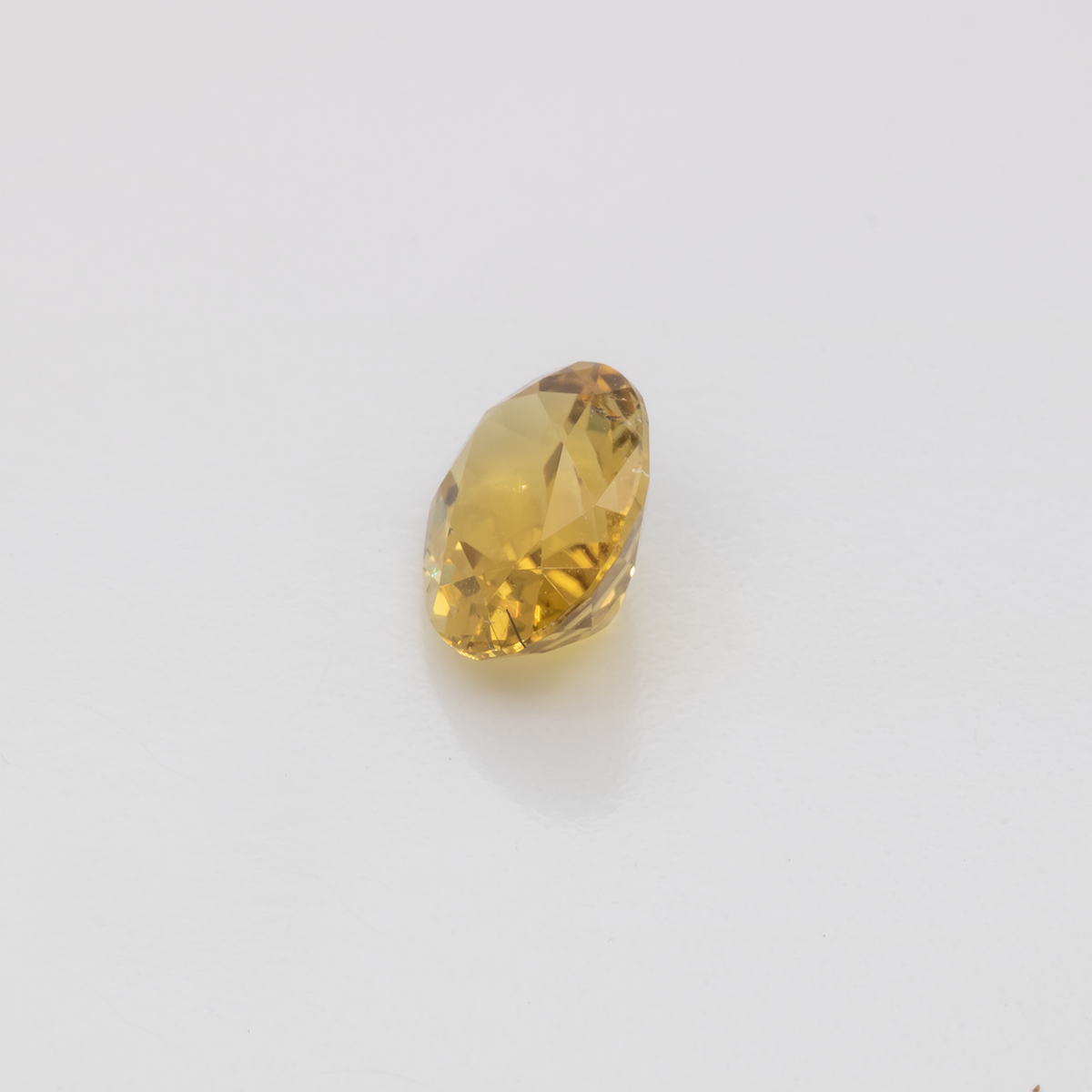 Turmalin - gelb, oval, 7.9x5.8 mm, 1.20 ct, Nr. TR101329