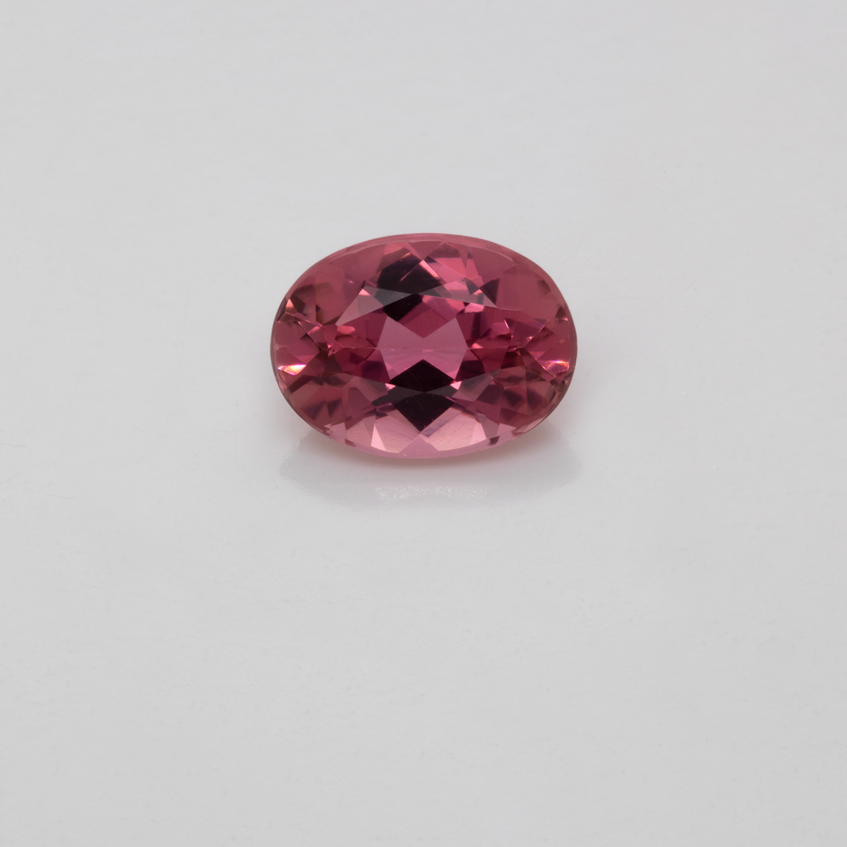 Tourmaline - old rose, oval, 7x5 mm, 0.65-0.78 ct, No. TR12003