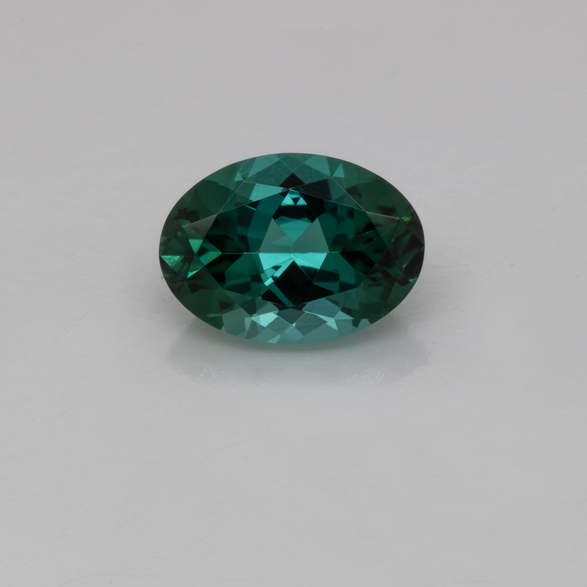 Tourmaline - green, oval, 7x5 mm, 0.70 - 0.79 ct, No. TR27002
