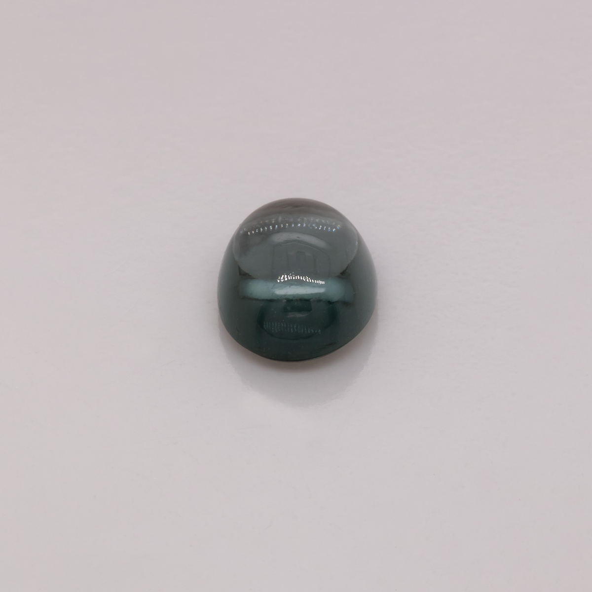 Turmalin - grau, oval, 6,8x5,5 mm, 1,06 ct, Nr. TR99103
