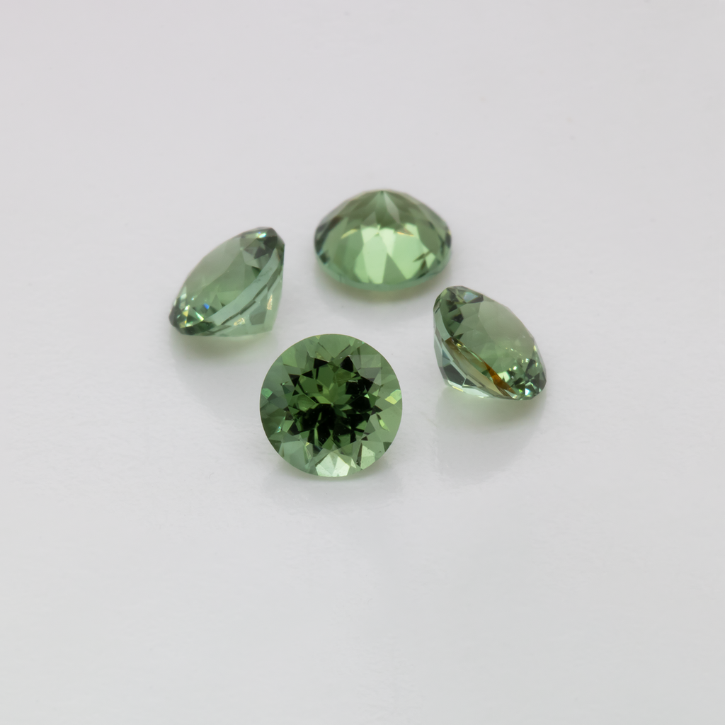 Turmalin - grün, rund, 4x4 mm, 0.25 - 0.28 ct, Nr. TR991048