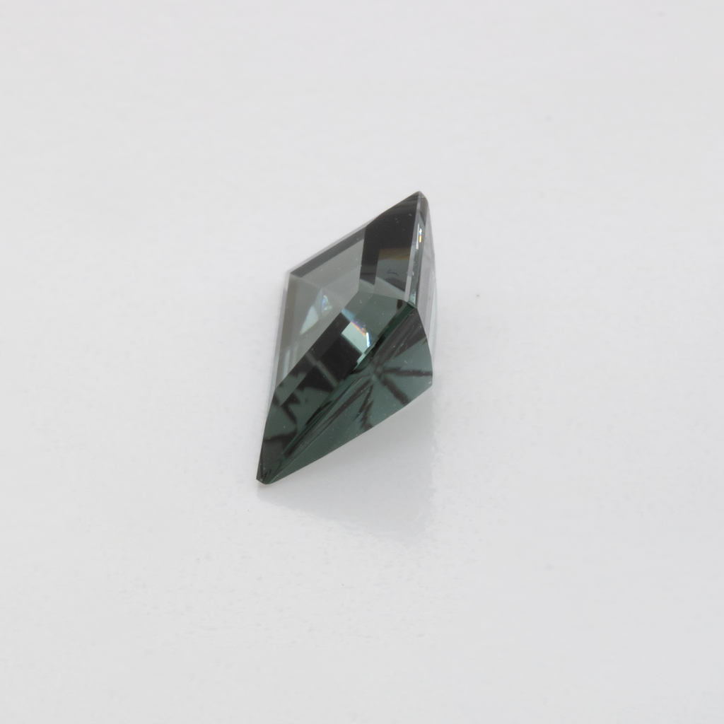Turmalin - grau, fancy, 6.8x4.8 mm, 0.61 ct, Nr. TR991051