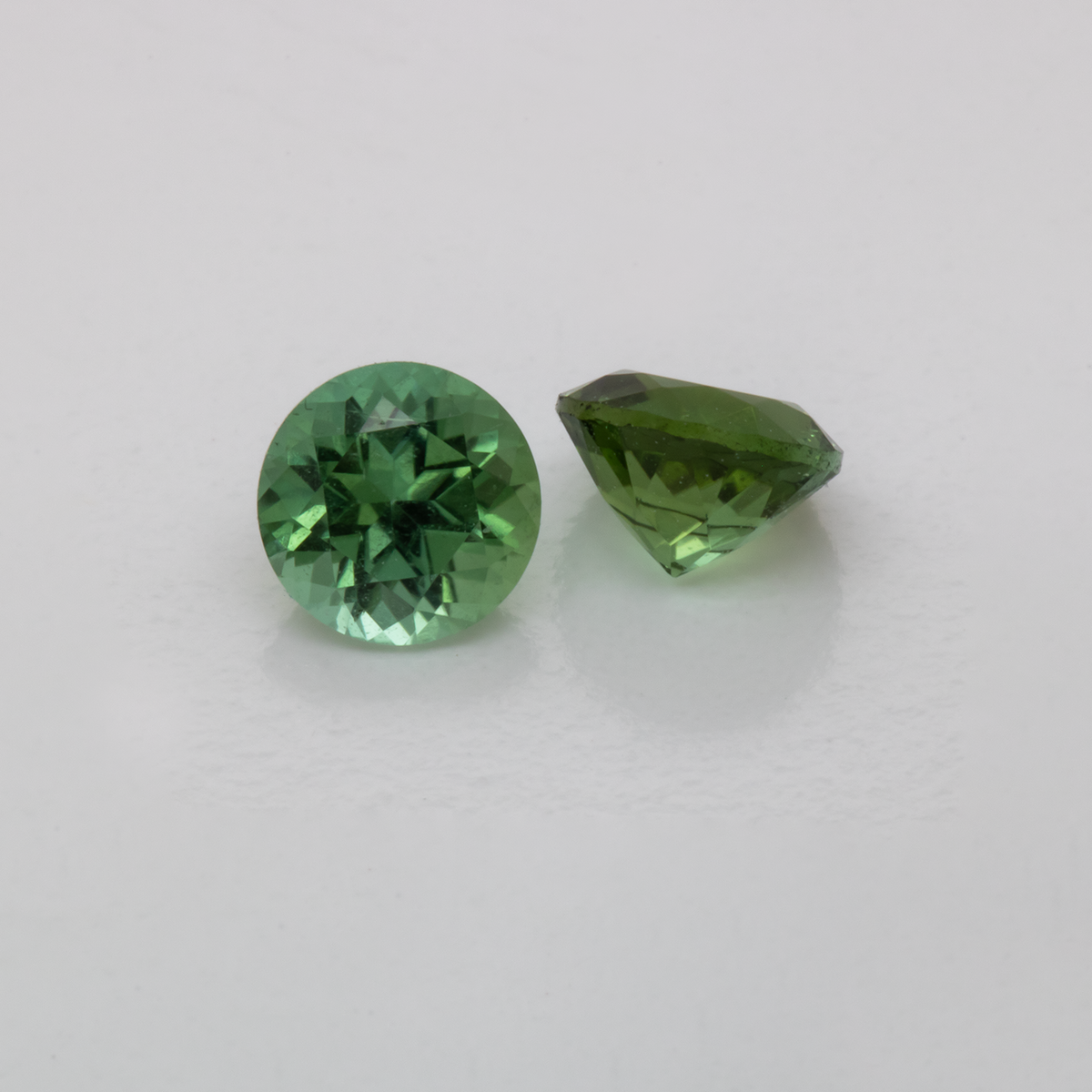 Tourmaline - green, round, 4x4 mm, 0.25 - 0.28 ct, No. TR991061