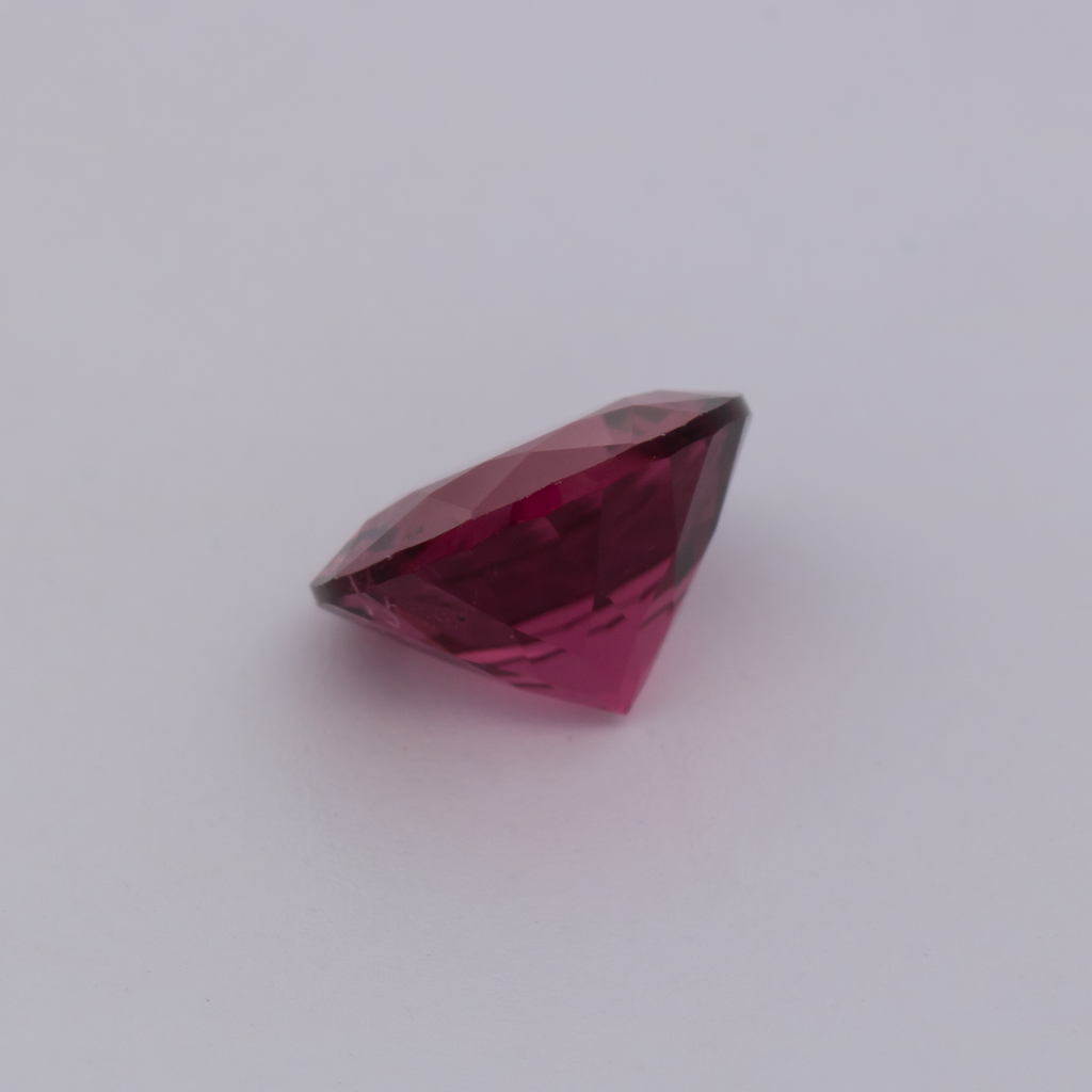 Turmalin - rot, rund, 8x8 mm, 1.79 ct, Nr. TR991124