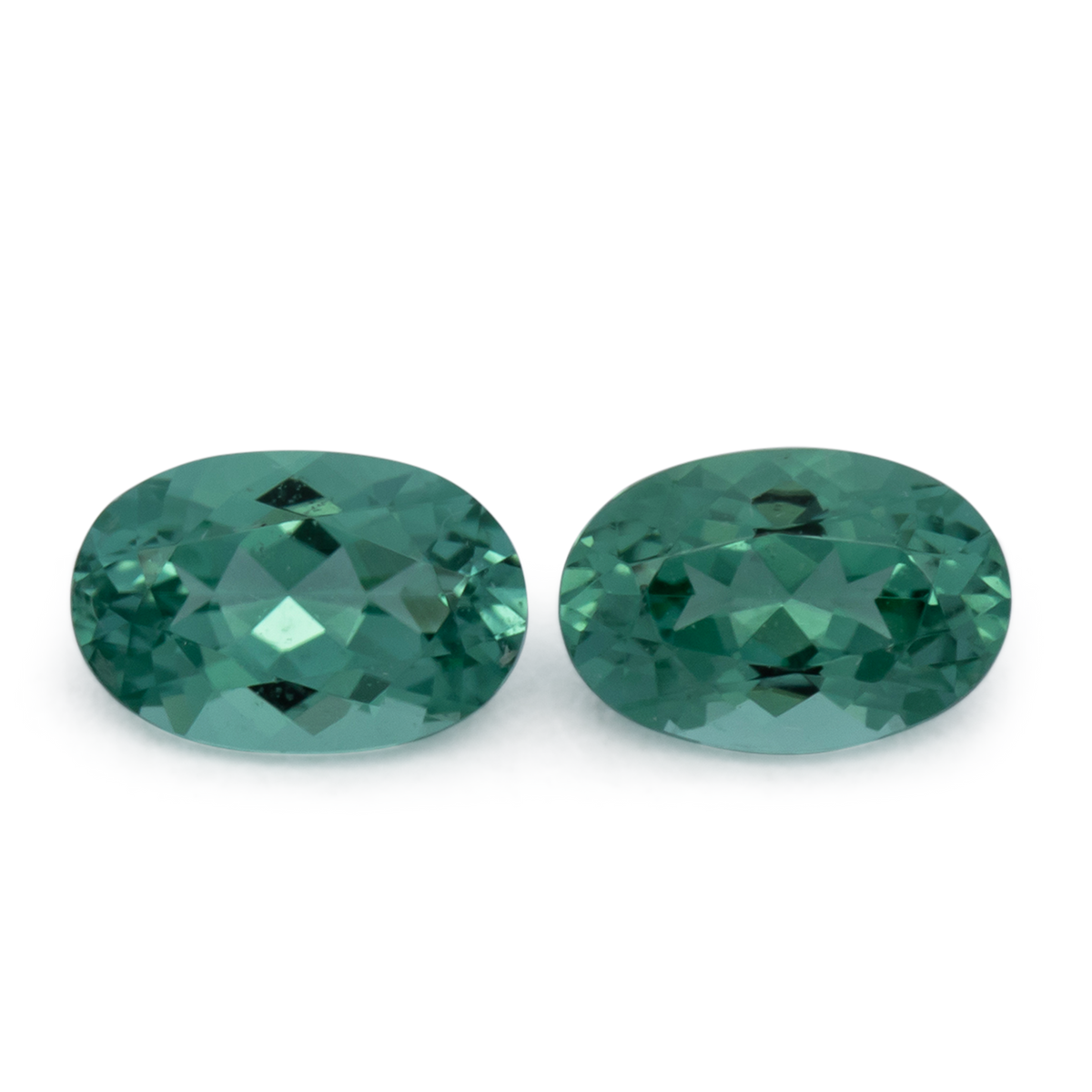 Turmalin Paar - grün, oval, 6x4 mm, 0.90 ct, Nr. TR991129