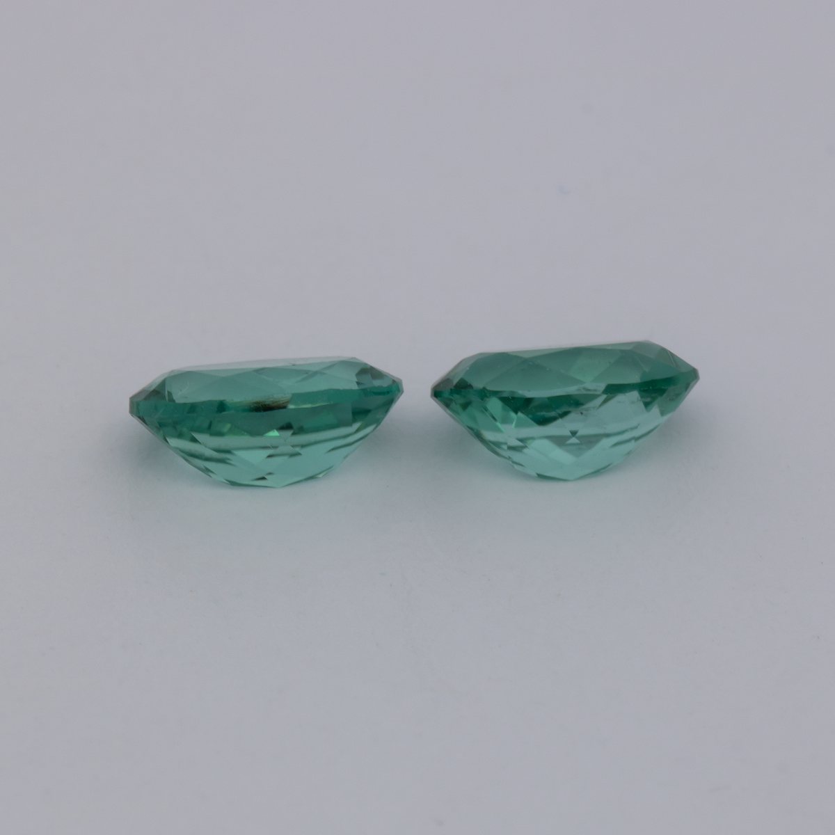Turmalin Paar - grün, oval, 6x4 mm, 0.90 ct, Nr. TR991129