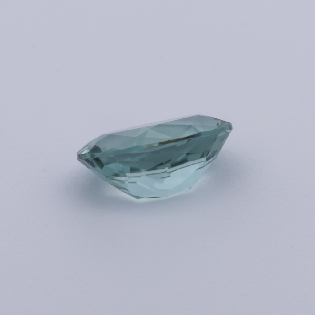 Turmalin - grün, oval, 7x5 mm, 0.70 ct, Nr. TR991152