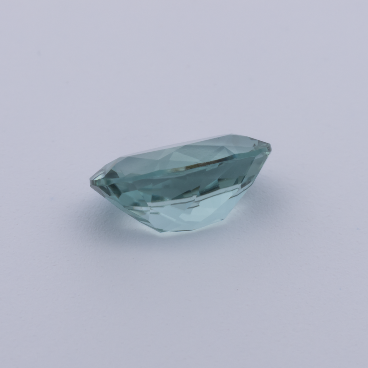 Turmalin - grün, oval, 7x5 mm, 0.70 ct, Nr. TR991152