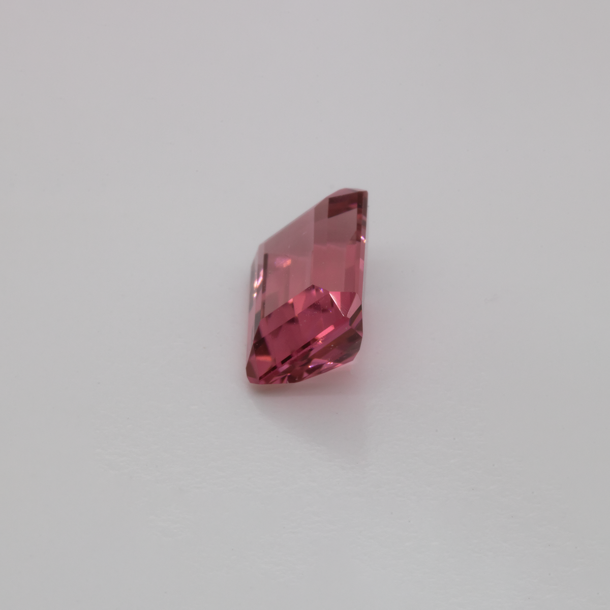 Turmalin - rosa, achteck, 7x5 mm, 0.97 ct, Nr. TR99381