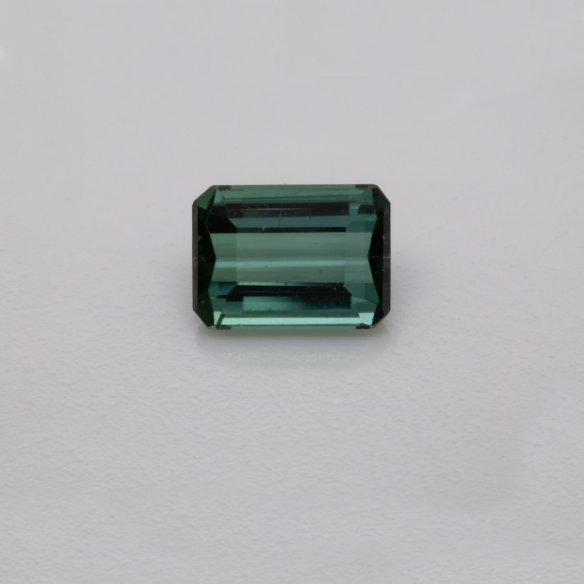 Tourmaline - green, octagon, 6.9x5 mm, 1.01-1.05 ct, No. TR99395