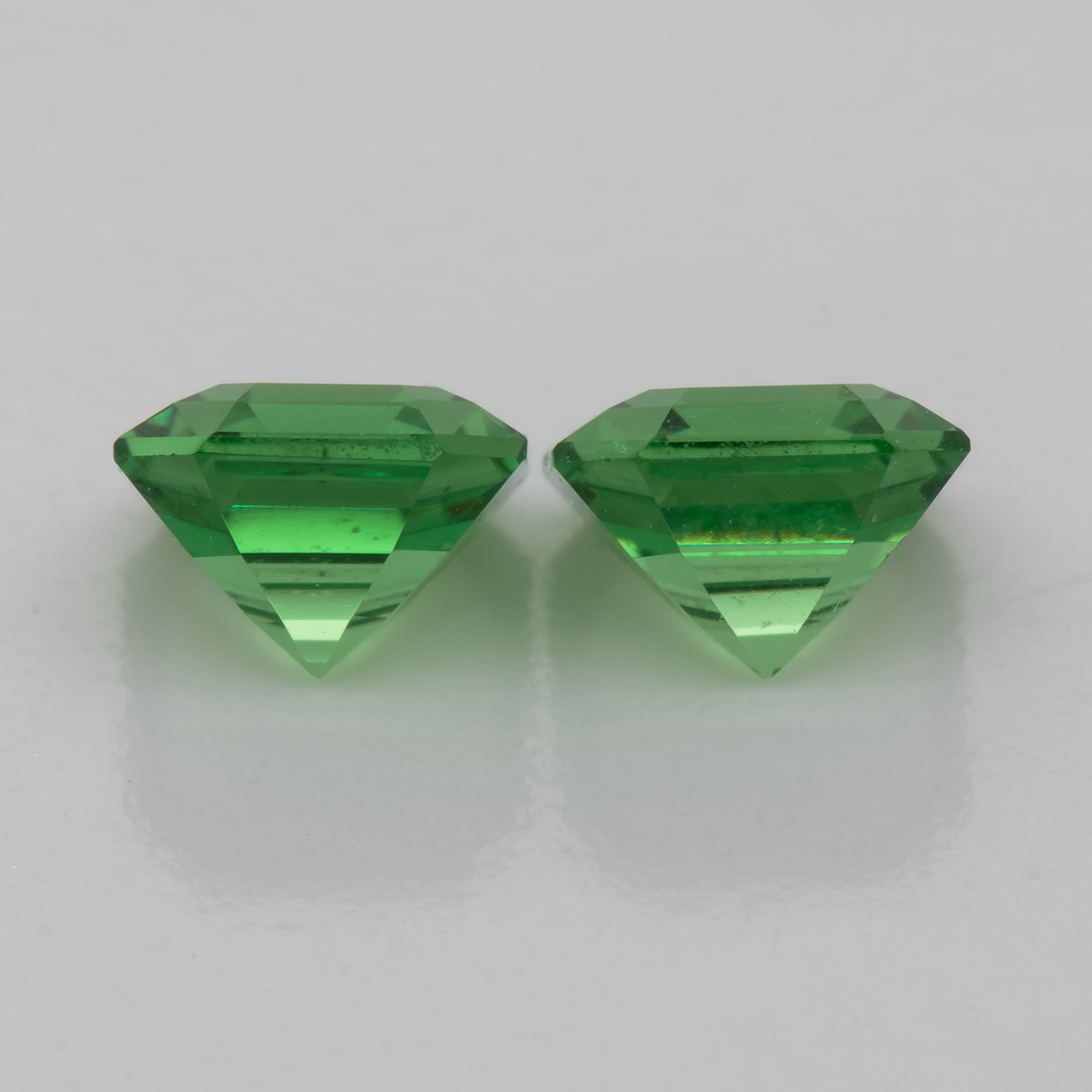 Tsavorite Pair - green, asscher, 4x4 mm, 0.73 ct, No. TS91011