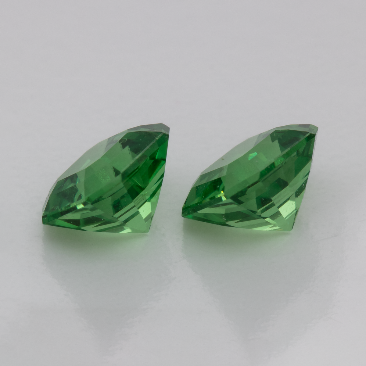 Tsavorite Pair - green, asscher, 4x4 mm, 0.73 ct, No. TS91011