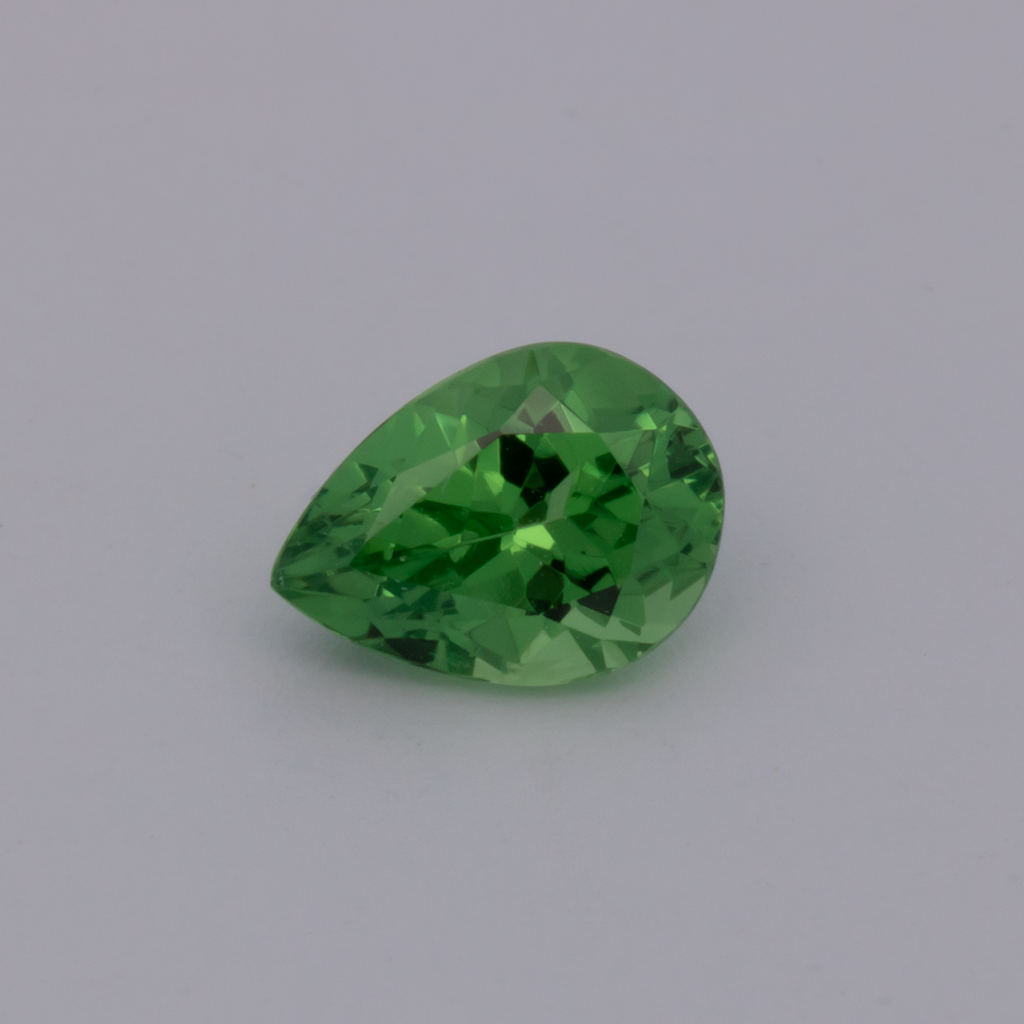 Tsavorite - green, pear, 6.8x5 mm, 0.79 ct, No. TS91023