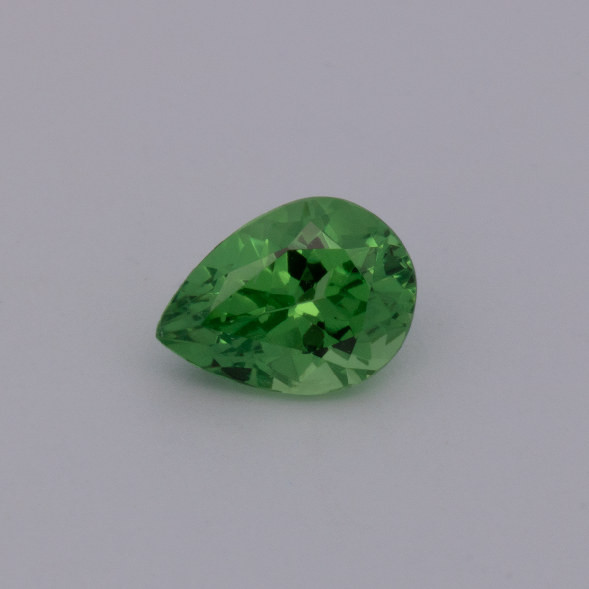 Tsavorite - green, pear, 6.8x5 mm, 0.79 ct, No. TS91023
