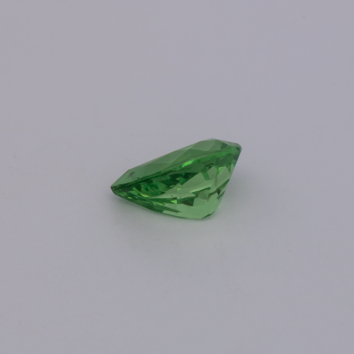 Tsavorite - green, pear, 6.8x5 mm, 0.79 ct, No. TS91023