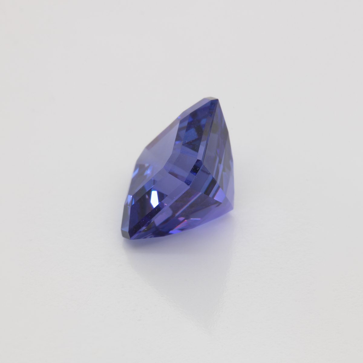 Tansanit - AAA, asscher, 10x10 mm, 5.62 ct, Nr. TZ99025