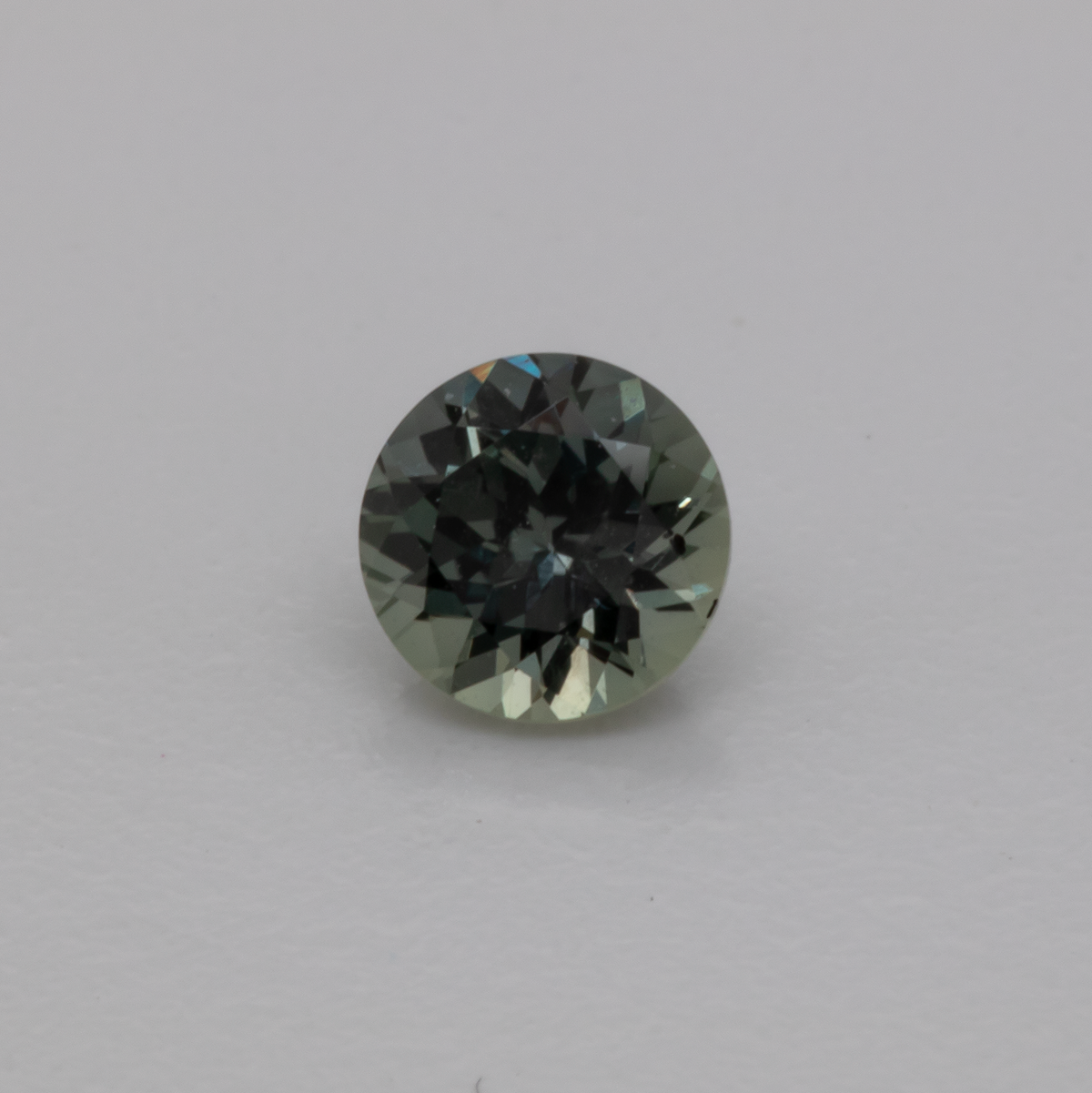Saphir - grau, rund, 4x4 mm, 0.32 ct, Nr. XSR11219