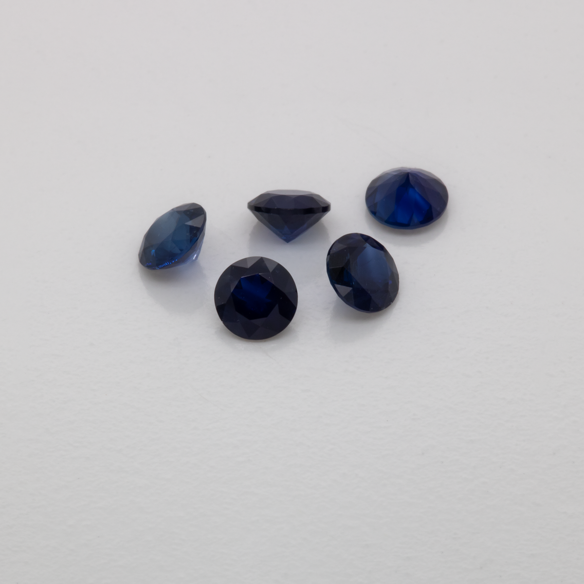 Sapphire - blue, round, 3x3 mm, 0.11-0.14 ct, No. XSR11232