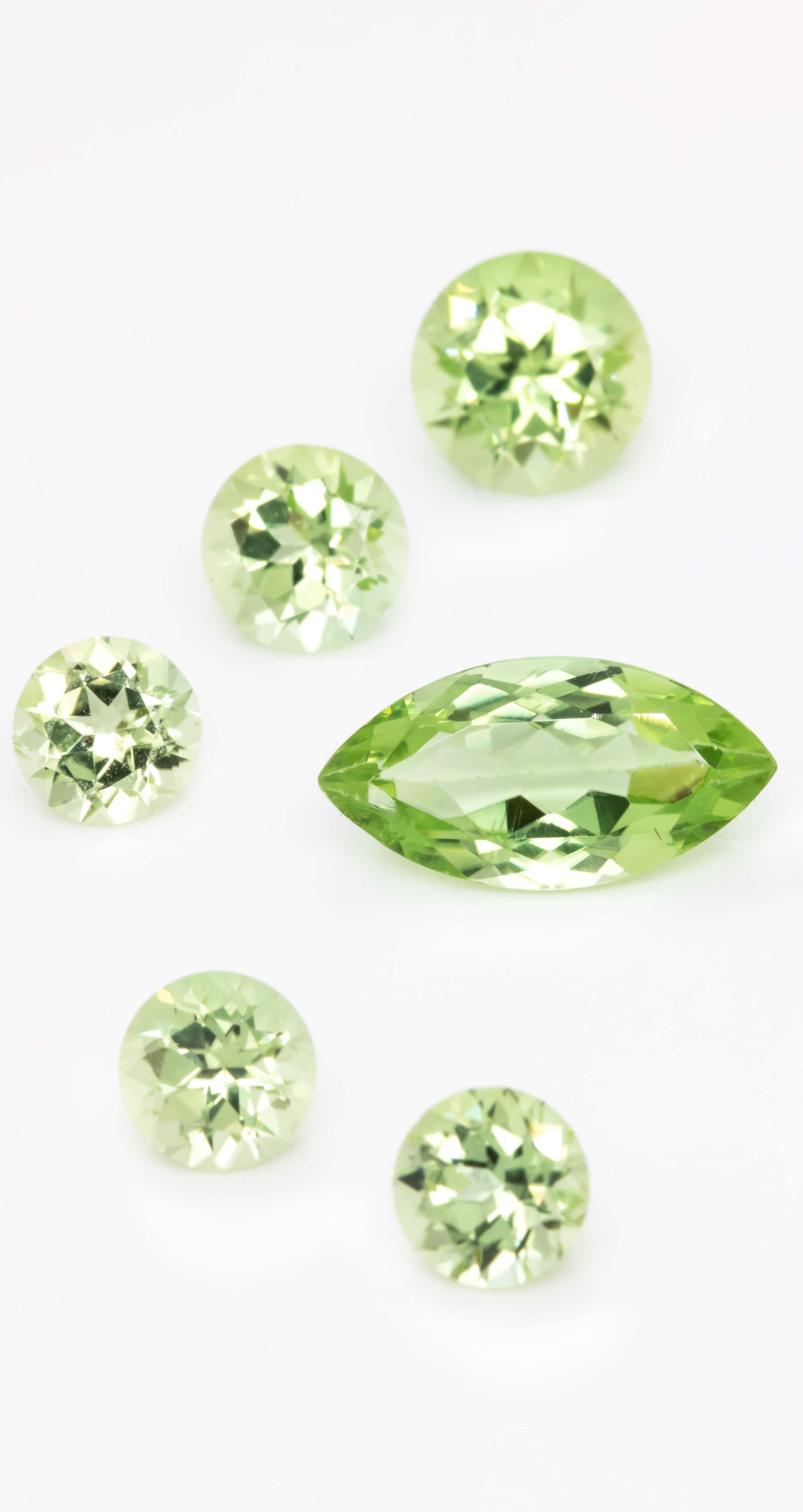 Peridots im Set.